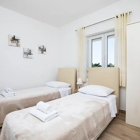 Nina Apartment *