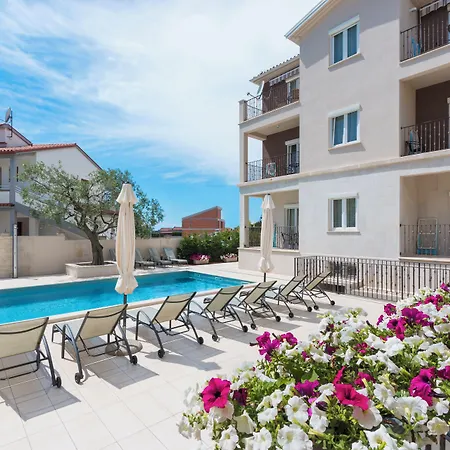 Nina Apartament